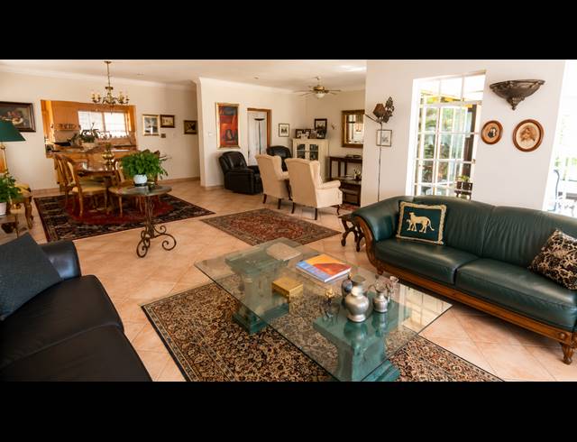 3 BEDROOM TOWNHOUSE FOR SALE IN THREE RIVERS PROPER